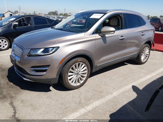 Lincoln Mkc Standard 2019 5LMCJ1C92KUL02839 Image 2