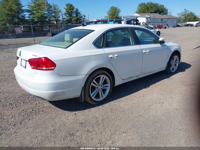 Aukcja sprzedaży 2014 Volkswagen Passat 1.8t Se, vin: 1VWBT7A33EC067647, numer aukcji: 44636412