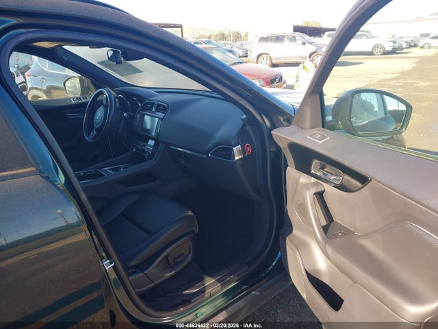 2018 JAGUAR F-PACE SADCJ2FN1JA254146 Photo 4