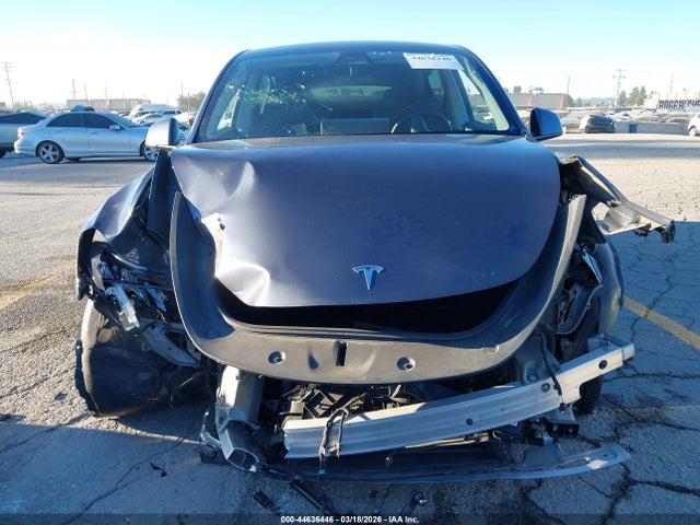 5YJYGDED4MF112762 Tesla Model Y Standard Range Rear-wheel Drive