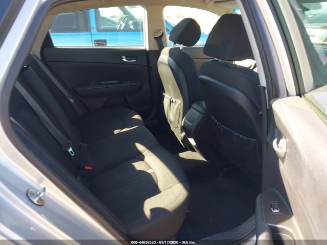5XXGT4L32GG079506 KIA Optima Lx