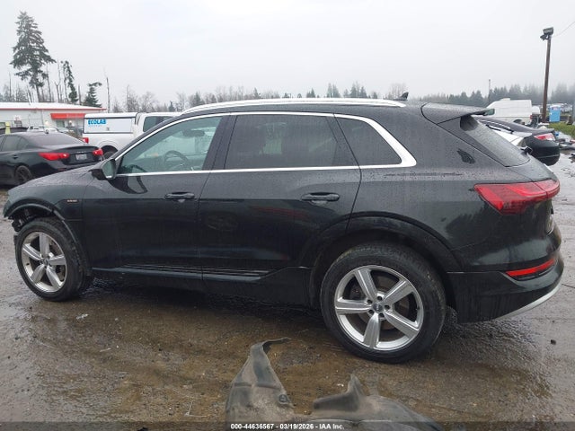 WA1LAAGE0KB023068 Audi E-tron Premium Plus