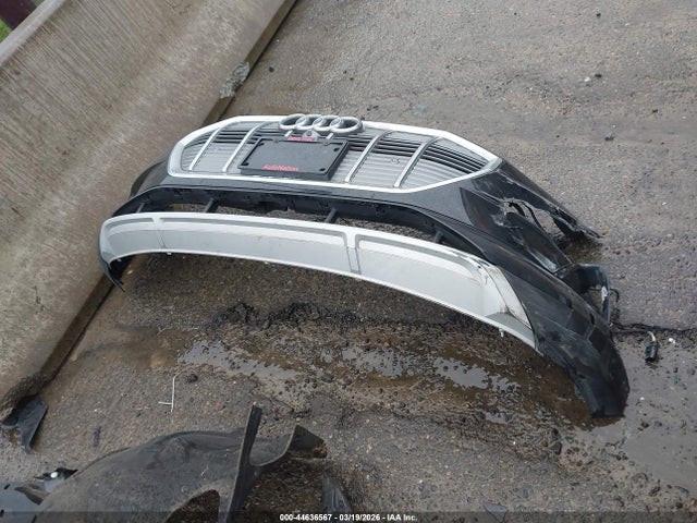 WA1LAAGE0KB023068 Audi E-tron Premium Plus