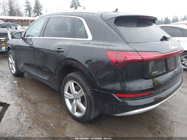 2019 AUDI E-TRON WA1LAAGE0KB023068 Photo 2