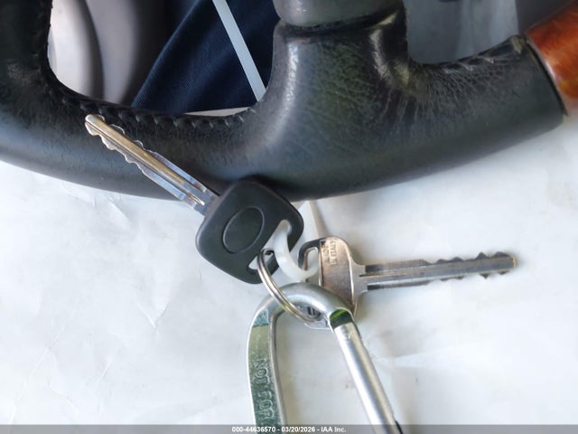Продажа на аукционе авто 2000 Toyota Camry Le, vin: JT2BN22K0Y0001089, номер лота: 44636570