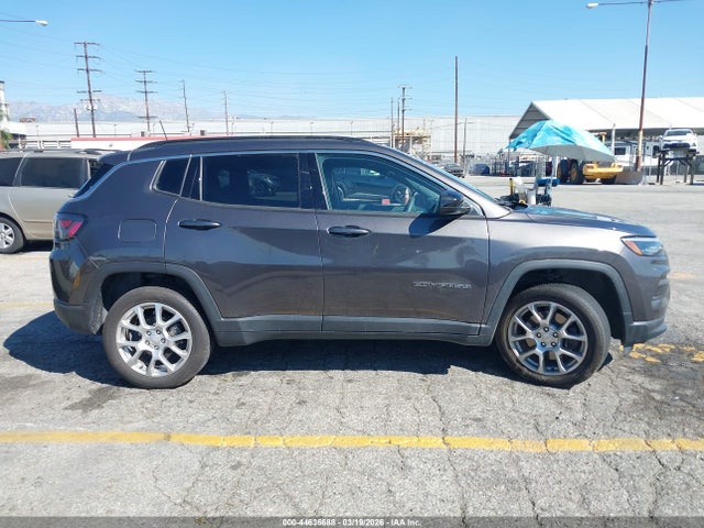 3C4NJDFN8PT571598 Jeep Compass Latitude Lux Fwd