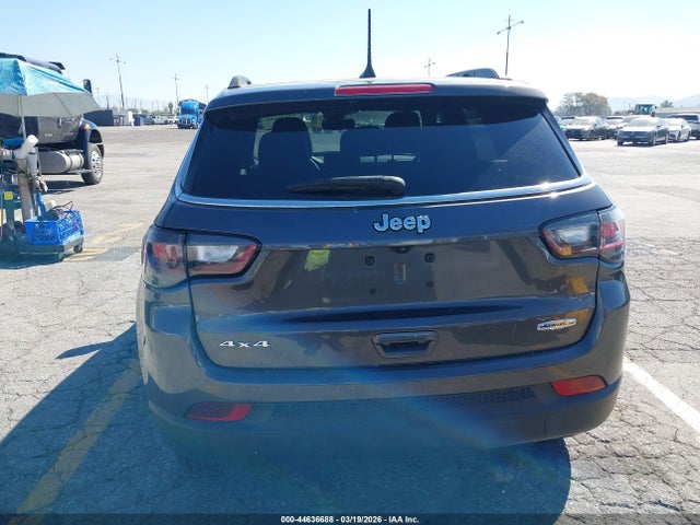 3C4NJDFN8PT571598 Jeep Compass Latitude Lux Fwd