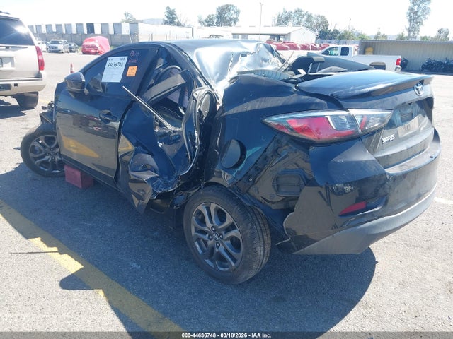 3MYDLBYV8KY525340 Toyota YARIS LE