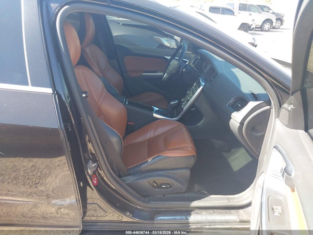 2015 VOLVO V60 YV126MEB7F1187940 Photo 4