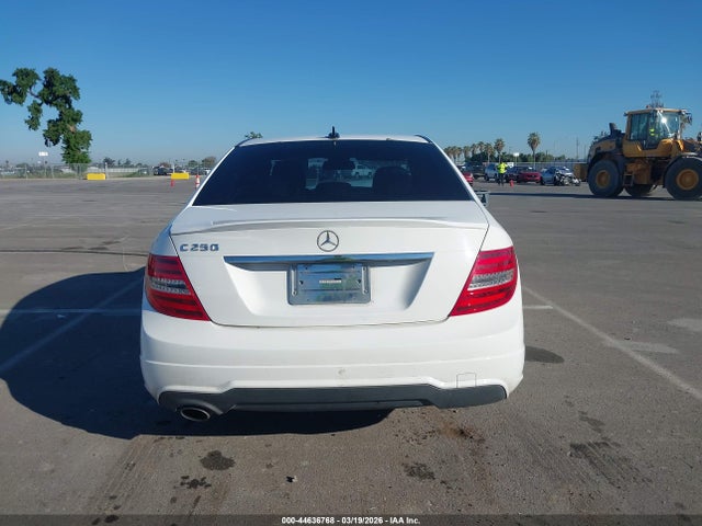 2013 Mercedes-benz C 250 Sport მანქანა იყიდება აუქციონზე, vin: WDDGF4HB0DR283842, აუქციონის ნომერი: 44636768