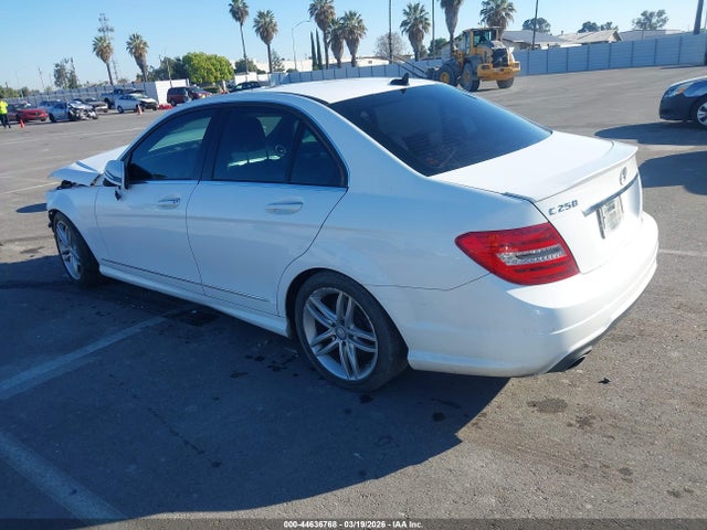 2013 Mercedes-benz C 250 Sport მანქანა იყიდება აუქციონზე, vin: WDDGF4HB0DR283842, აუქციონის ნომერი: 44636768