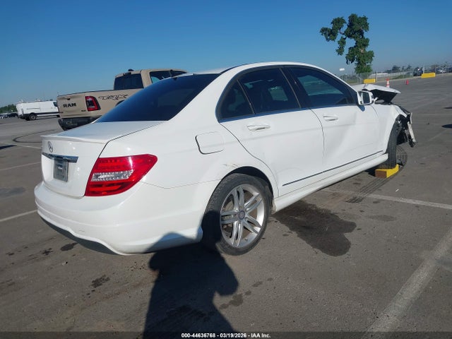 2013 Mercedes-benz C 250 Sport მანქანა იყიდება აუქციონზე, vin: WDDGF4HB0DR283842, აუქციონის ნომერი: 44636768