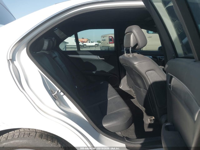 2013 Mercedes-benz C 250 Sport მანქანა იყიდება აუქციონზე, vin: WDDGF4HB0DR283842, აუქციონის ნომერი: 44636768