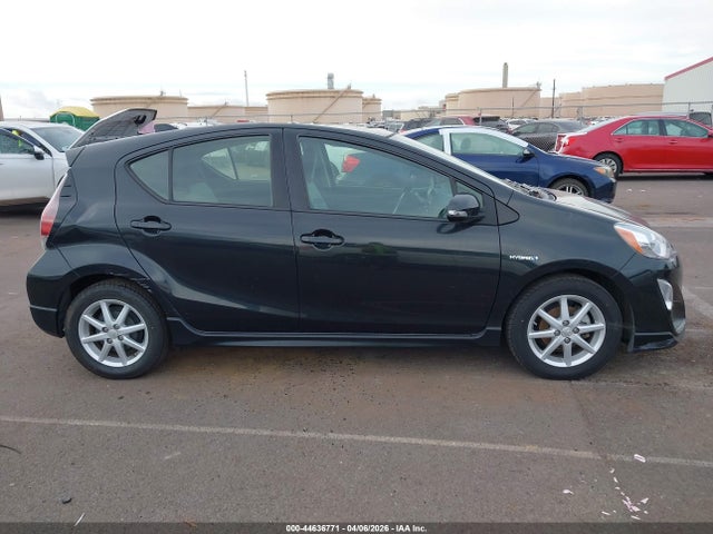 JTDKDTB33H1598435 Toyota Prius C One