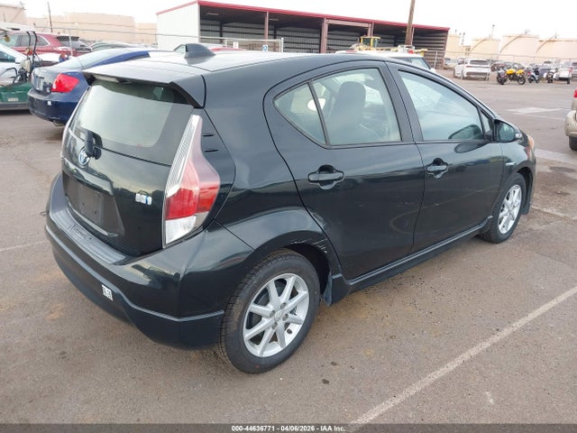 JTDKDTB33H1598435 Toyota Prius C One