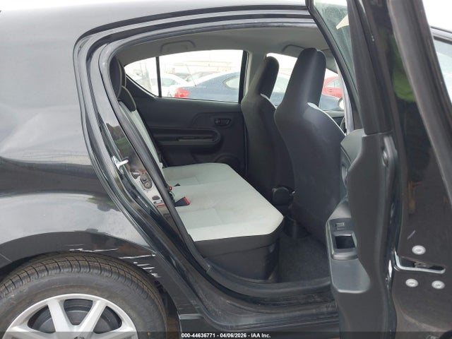 JTDKDTB33H1598435 Toyota Prius C One