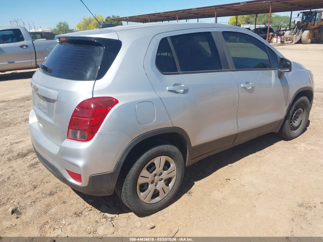 Chevrolet TRAX LS 2018 KL7CJKSB2JB724165 Image 4