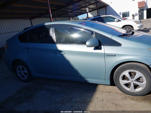 Toyota Prius Two 2014 JTDKN3DU9E1747770 Image 13