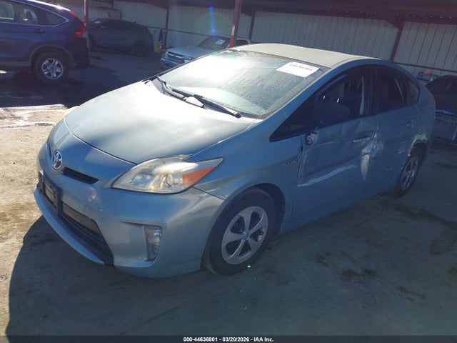 Toyota Prius Two 2014 JTDKN3DU9E1747770 Image 2