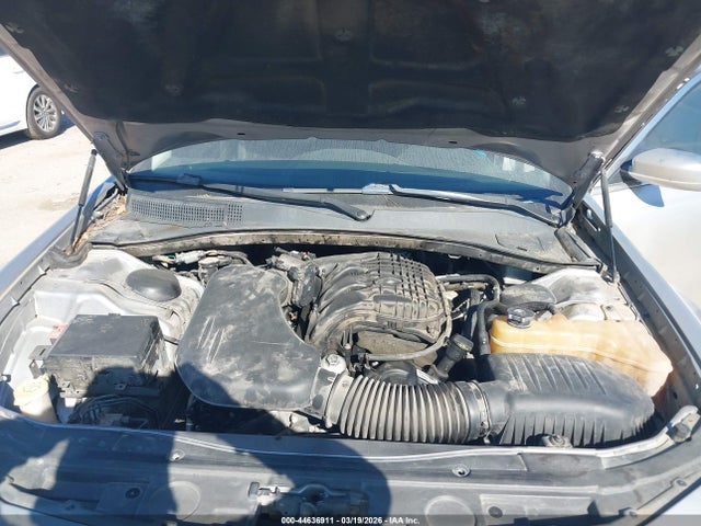 2015 CHRYSLER 300C 2C3CCAEG2FH815602 Photo 9