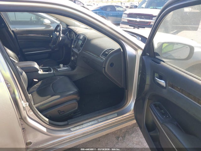 2015 CHRYSLER 300C 2C3CCAEG2FH815602 Photo 4