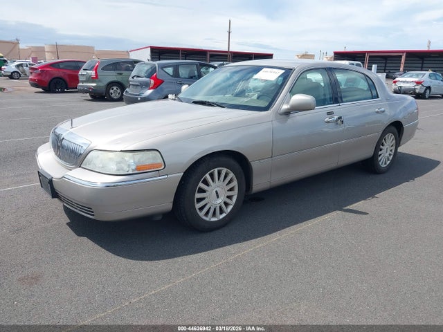 Продажа на аукционе авто 2003 Lincoln Town Car Executive, vin: 1LNHM81W13Y694496, номер лота: 44636942