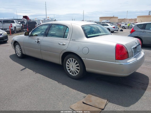 Продажа на аукционе авто 2003 Lincoln Town Car Executive, vin: 1LNHM81W13Y694496, номер лота: 44636942