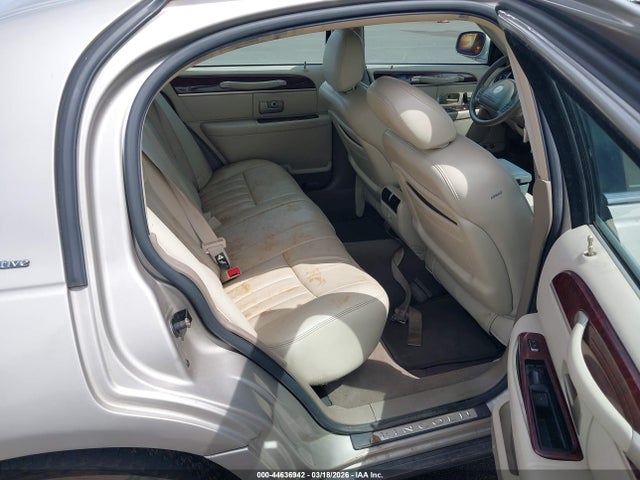 Продажа на аукционе авто 2003 Lincoln Town Car Executive, vin: 1LNHM81W13Y694496, номер лота: 44636942