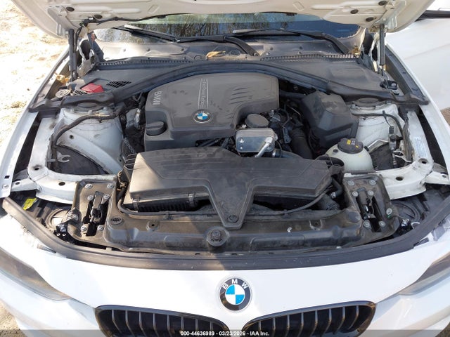 44636989 :رقم المزاد ، WBA3B1G52FNT05314 vin ، 2015 Bmw 320i مزاد بيع