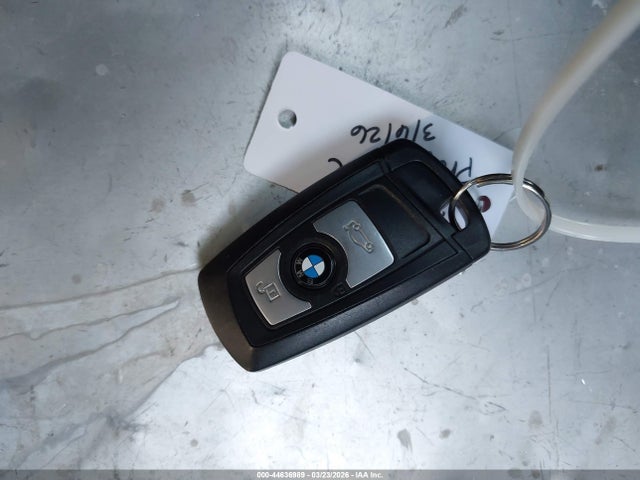44636989 :رقم المزاد ، WBA3B1G52FNT05314 vin ، 2015 Bmw 320i مزاد بيع
