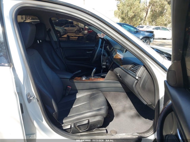 44636989 :رقم المزاد ، WBA3B1G52FNT05314 vin ، 2015 Bmw 320i مزاد بيع