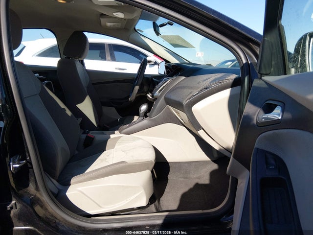 1FADP3F21EL395759 Ford FOCUS SE