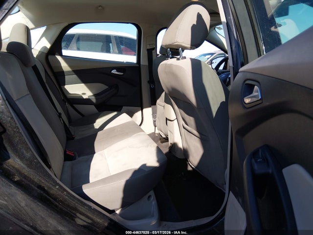 1FADP3F21EL395759 Ford FOCUS SE