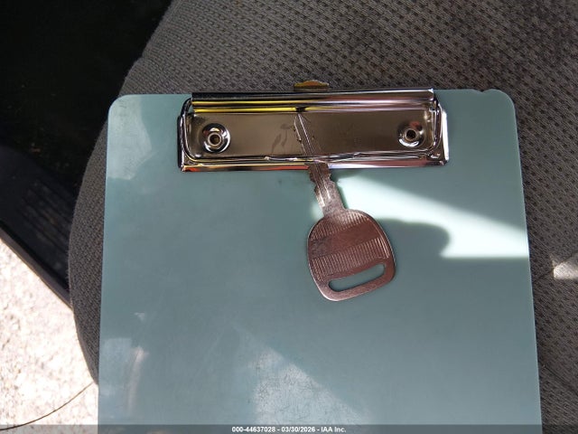 44637028 :رقم المزاد ، 1GTEC19T14Z233144 vin ، 2004 Gmc Sierra 1500 Sle مزاد بيع
