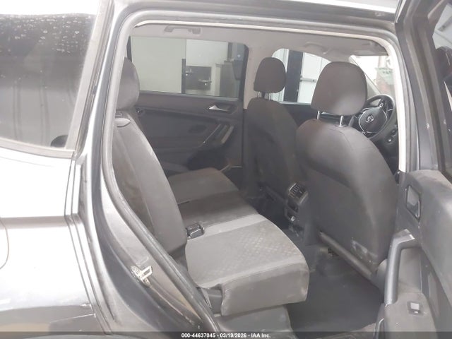 44637045 :رقم المزاد ، 3VV1B7AX0JM052358 vin ، 2018 Volkswagen Tiguan 2.0t S مزاد بيع