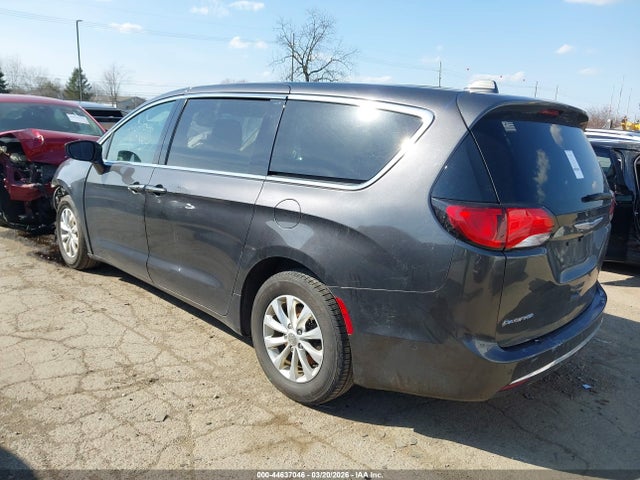 2020 CHRYSLER PACIFICA 2C4RC1FG0LR146854 Photo 2