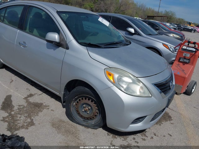 3N1CN7AP6EL801533 Nissan Versa 1.6 Sv