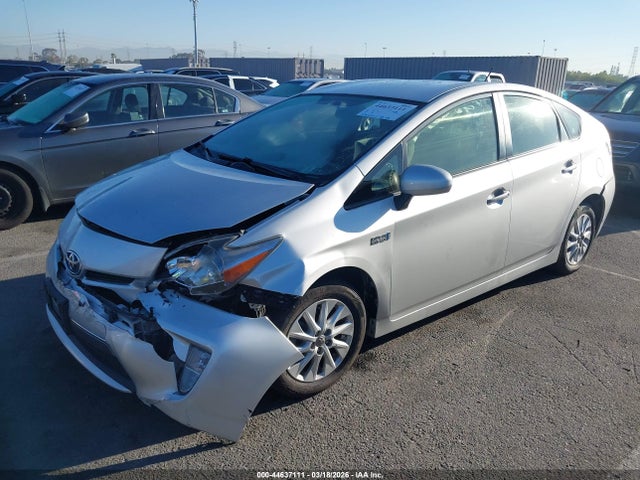 Toyota PRIUS PLUG-IN 2014 JTDKN3DP0E3050471 Image 2