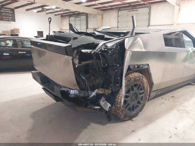 2024 Tesla Cybertruck მანქანა იყიდება აუქციონზე, vin: 7G2CEHED2RA007243, აუქციონის ნომერი: 44637124