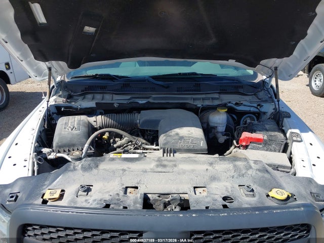 1C6RR7KGXJS278708 RAM 1500 Tradesman 4x4 5&#039;7 Box