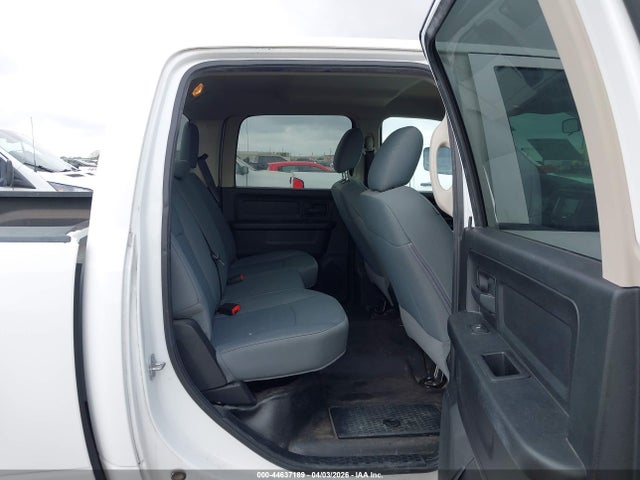 1C6RR7KGXJS278708 RAM 1500 Tradesman 4x4 5&#039;7 Box
