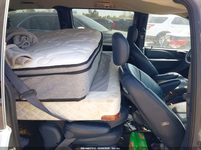 2001 Chrysler Town & Country Lxi მანქანა იყიდება აუქციონზე, vin: 2C8GP54L31R331219, აუქციონის ნომერი: 44637212