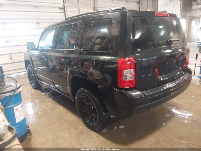 2011 JEEP PATRIOT 1J4NT1GB4BD170362 Photo 2