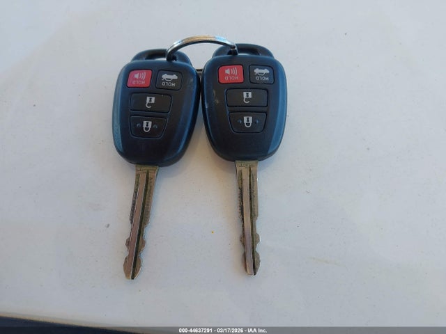 5YFBURHE8FP350931 Toyota COROLLA LE