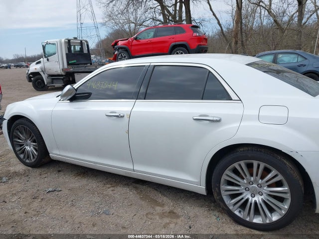 44637344 :رقم المزاد ، 2C3CCAPT1CH313184 vin ، 2012 Chrysler 300c Luxury Series مزاد بيع