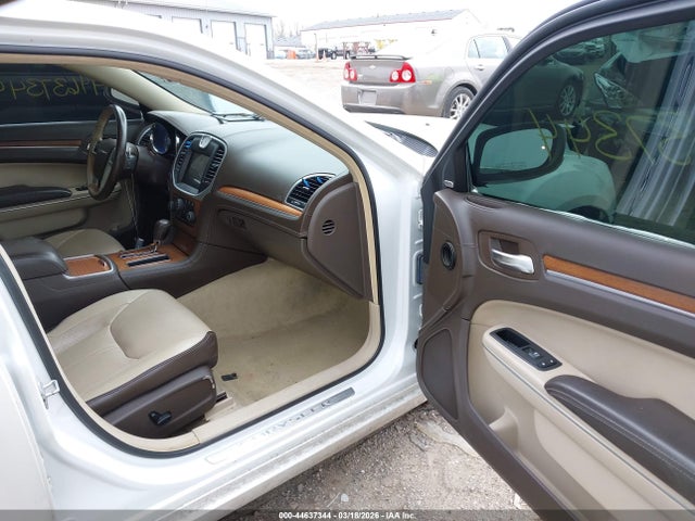 44637344 :رقم المزاد ، 2C3CCAPT1CH313184 vin ، 2012 Chrysler 300c Luxury Series مزاد بيع