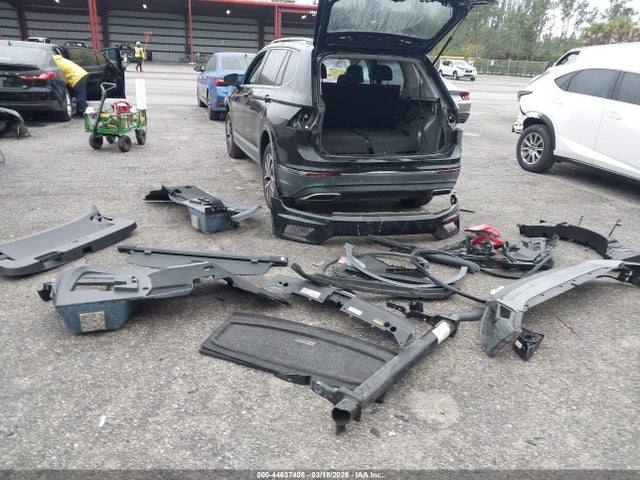 Продаж на аукціоні авто 2020 Volkswagen Tiguan 2.0t Se/2.0t Se R-line Black/2.0t Sel, vin: 3VV3B7AX7LM074854, номер лоту: 44637408