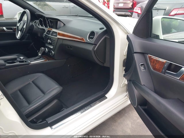 Продаж на аукціоні авто 2012 Mercedes-benz C 250 Sport, vin: WDDGF4HB1CA599604, номер лоту: 44637412