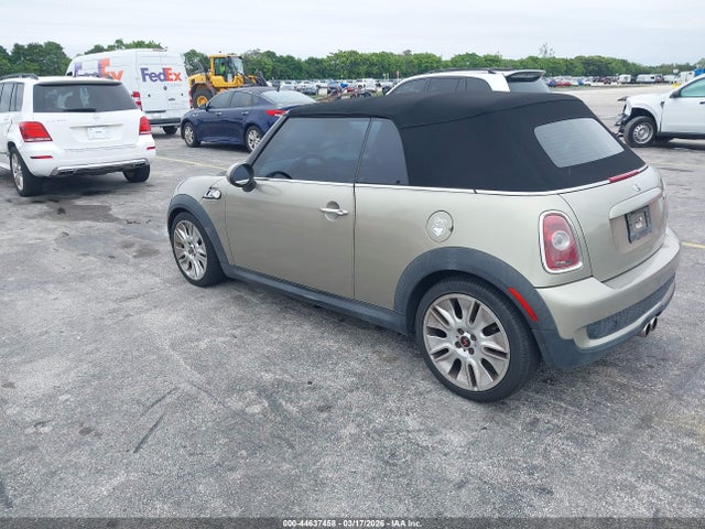 2010 MINI COOPER S WMWMS3C53ATY08571 Photo 2