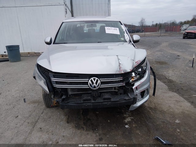 44637498 :رقم المزاد ، WVGBV7AXXCW558997 vin ، 2012 Volkswagen Tiguan S مزاد بيع